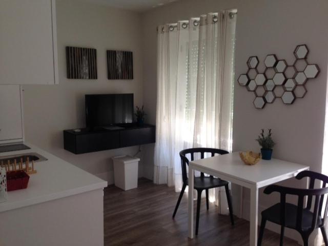 Confortable 1 Bedroom Apartment At Roma Avenue - 1A 리스본 외부 사진